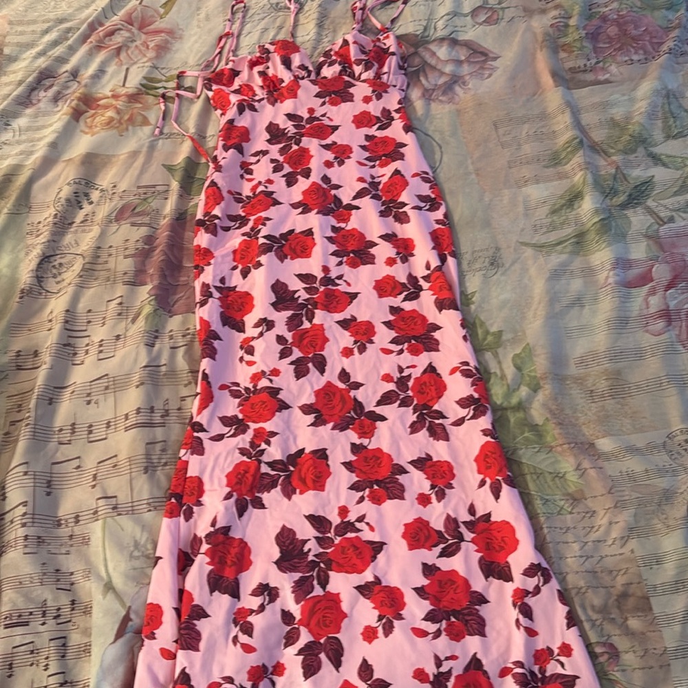 Long dress beautiful vibrant color. Size medium